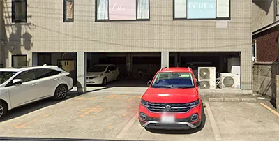 １階が駐車場スペース